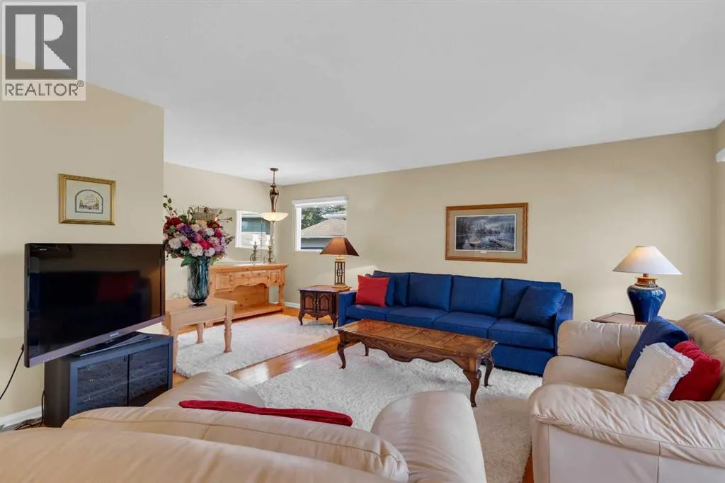 64 Lake Emerald Road SE