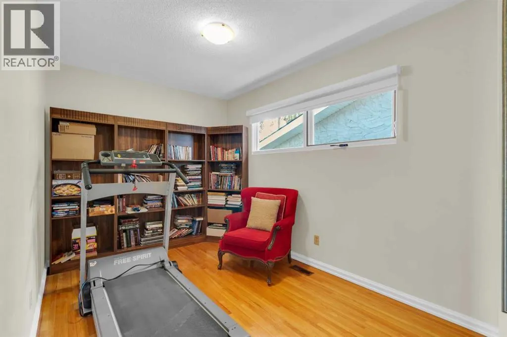 64 Lake Emerald Road SE