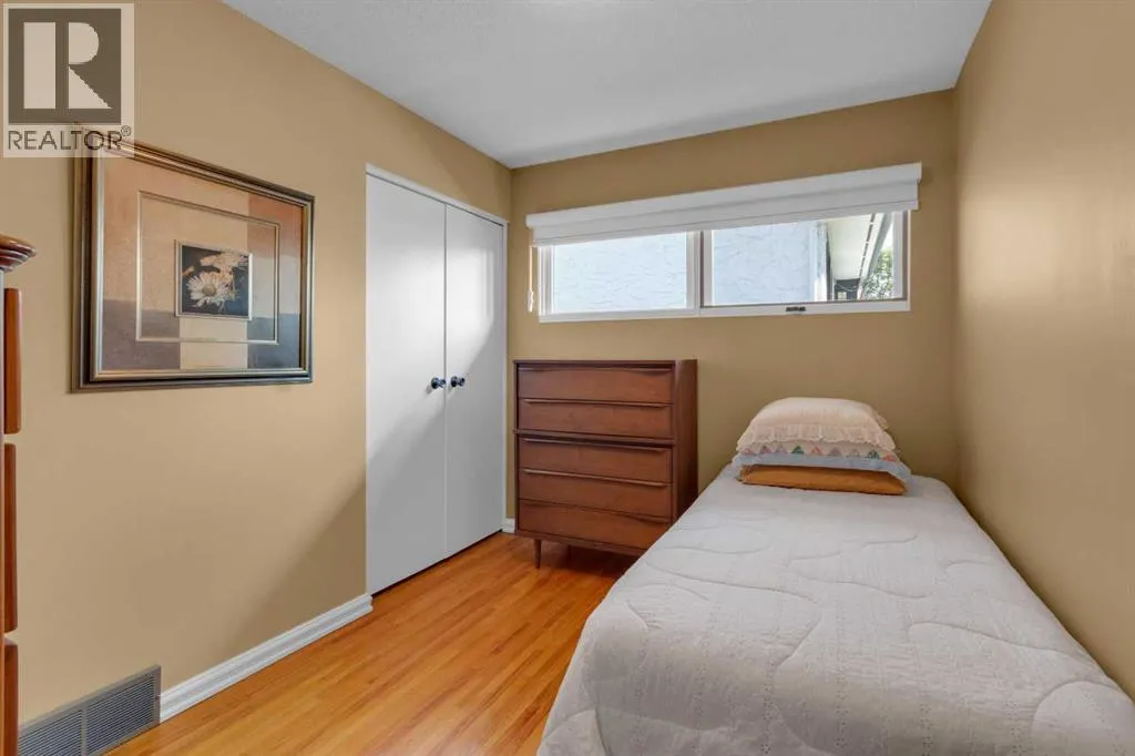 64 Lake Emerald Road SE