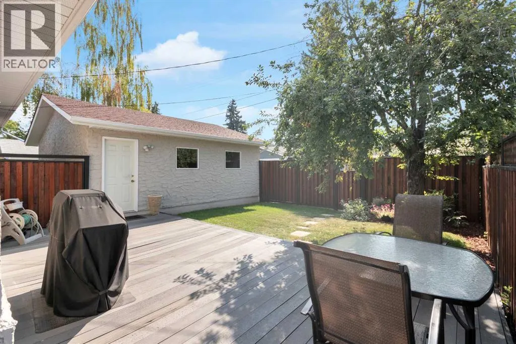 64 Lake Emerald Road SE