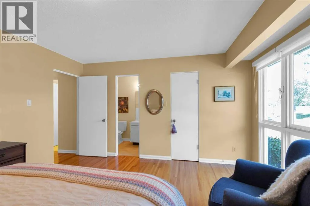 64 Lake Emerald Road SE