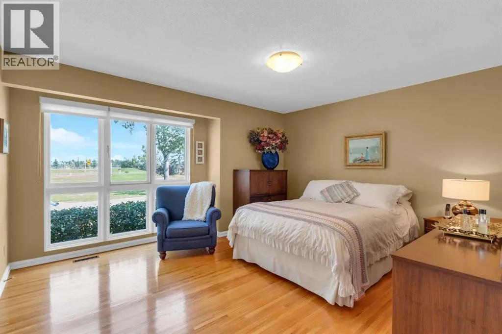 64 Lake Emerald Road SE