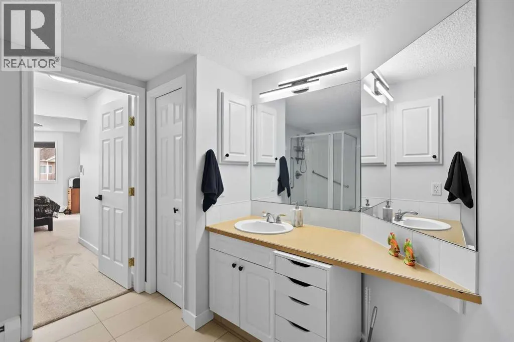 1211, 7451 Springbank Boulevard SW