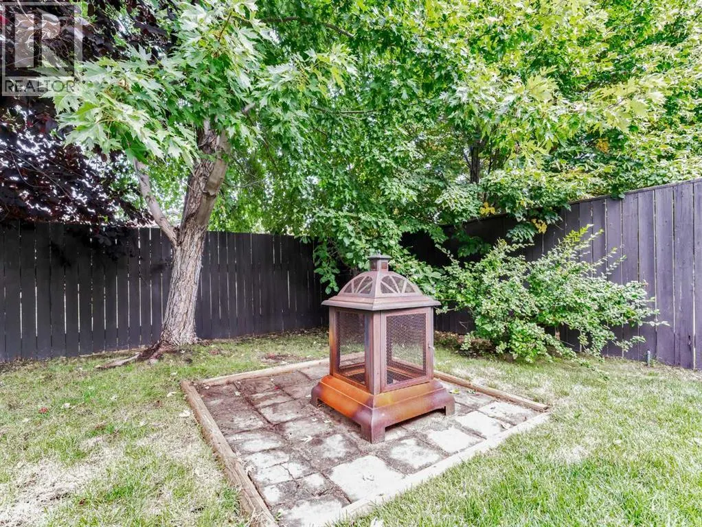 40 Terrace Close NE