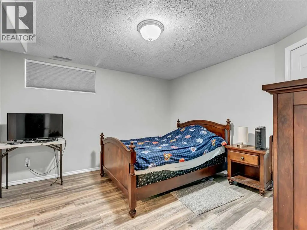 40 Terrace Close NE