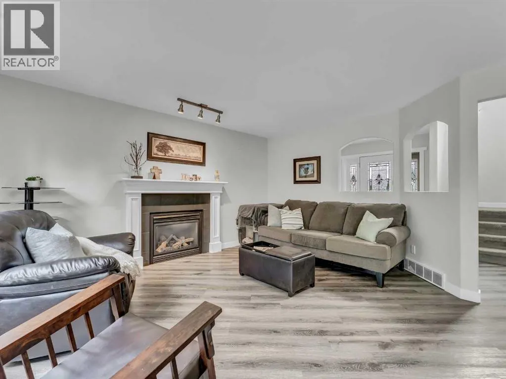 40 Terrace Close NE