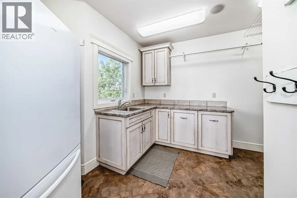 254041 Township Road 435