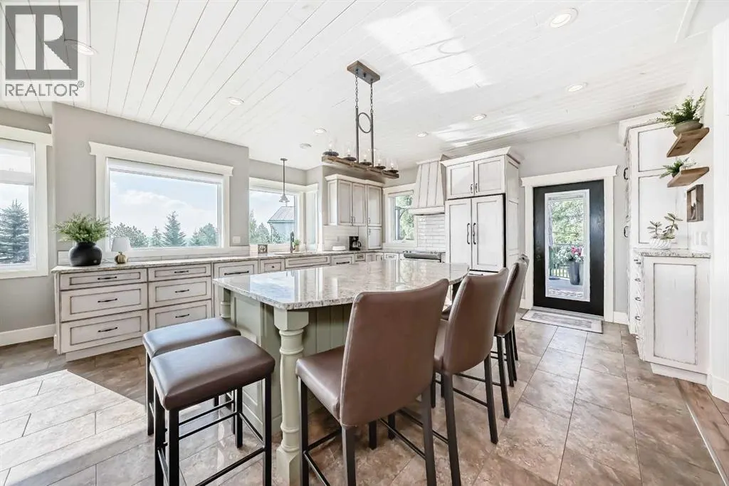 254041 Township Road 435