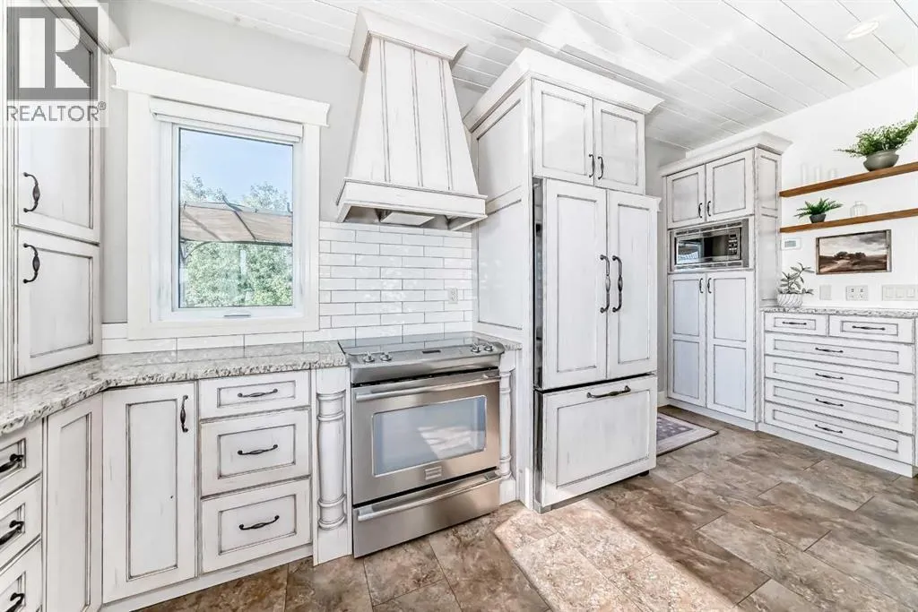 254041 Township Road 435
