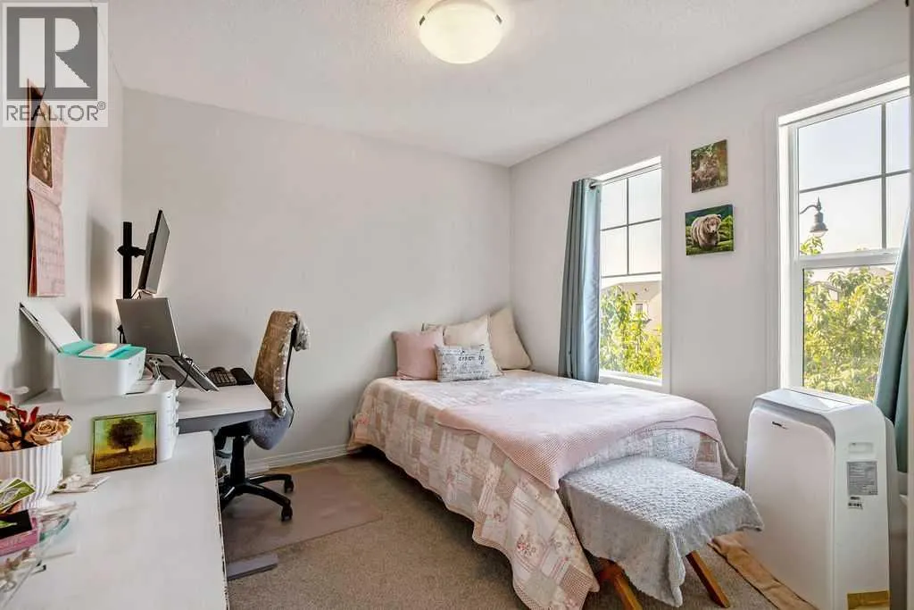 35 Drake Landing Boulevard