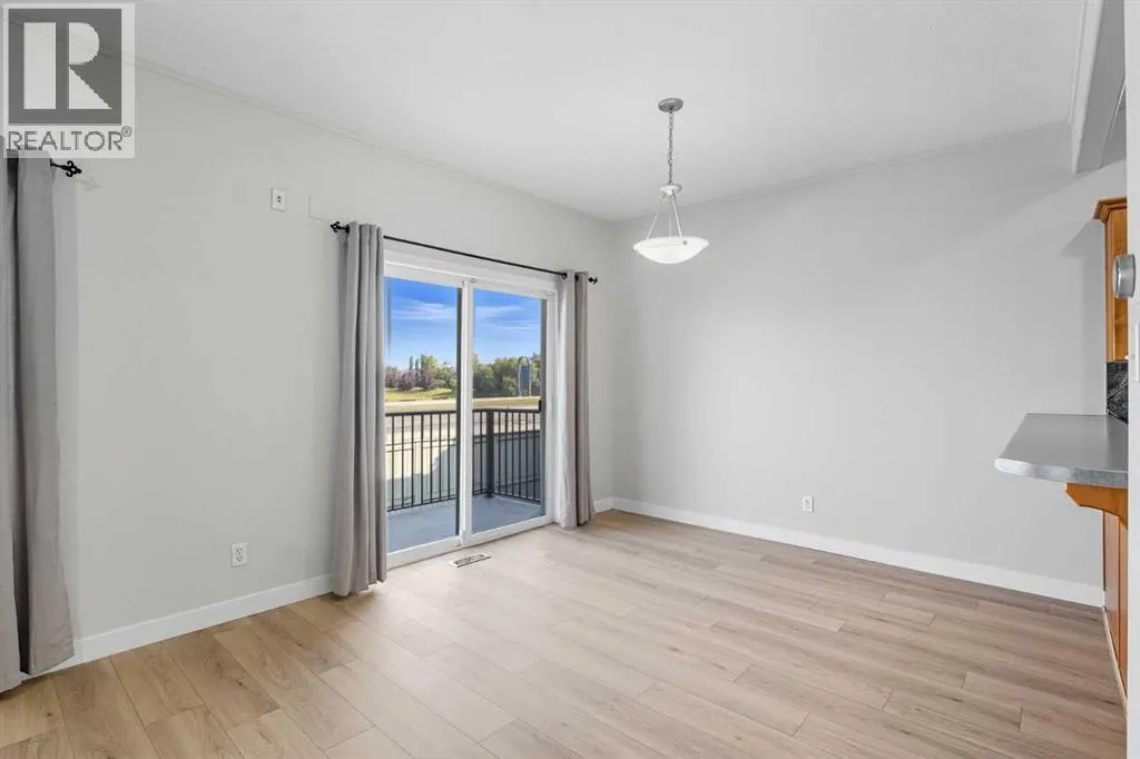 905, 720 Willowbrook Road NW