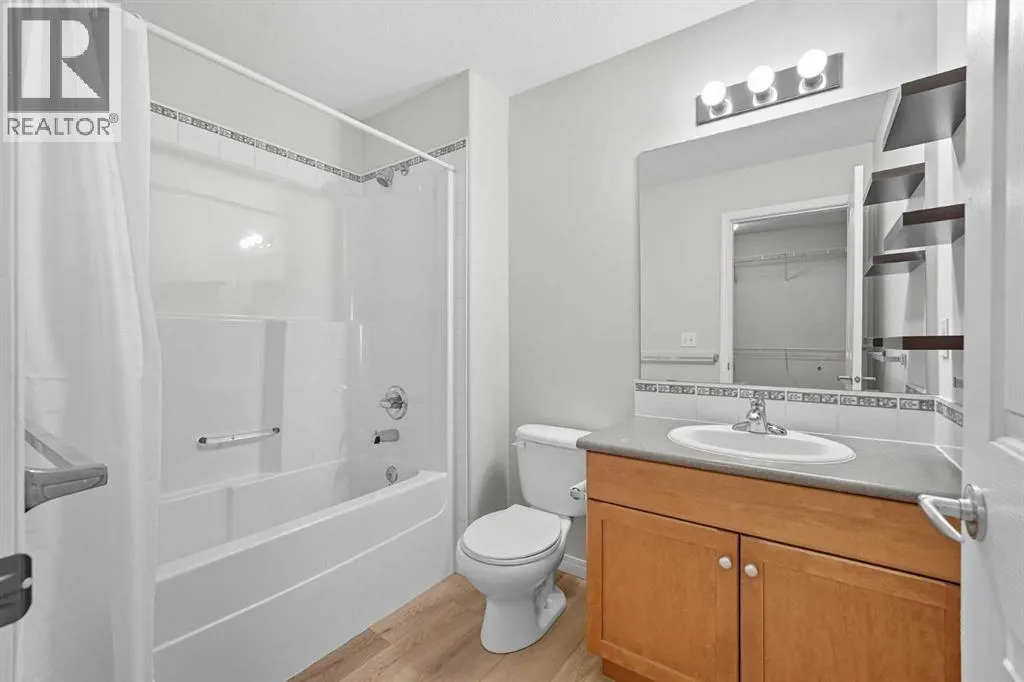 905, 720 Willowbrook Road NW