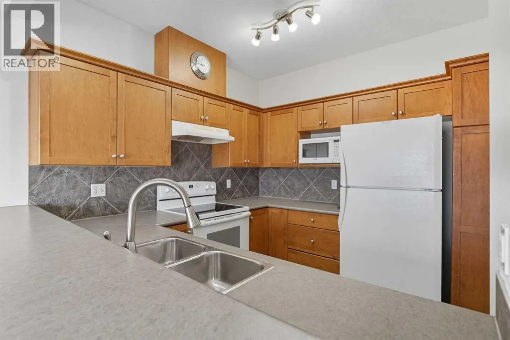 905, 720 Willowbrook Road NW