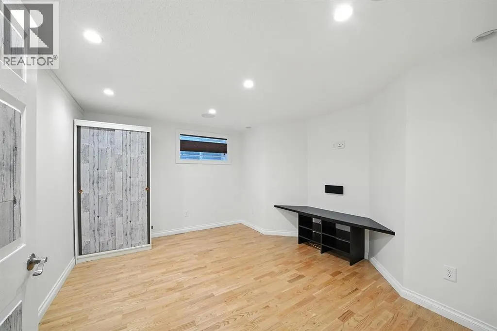 8 Varsity Estates Gardens NW