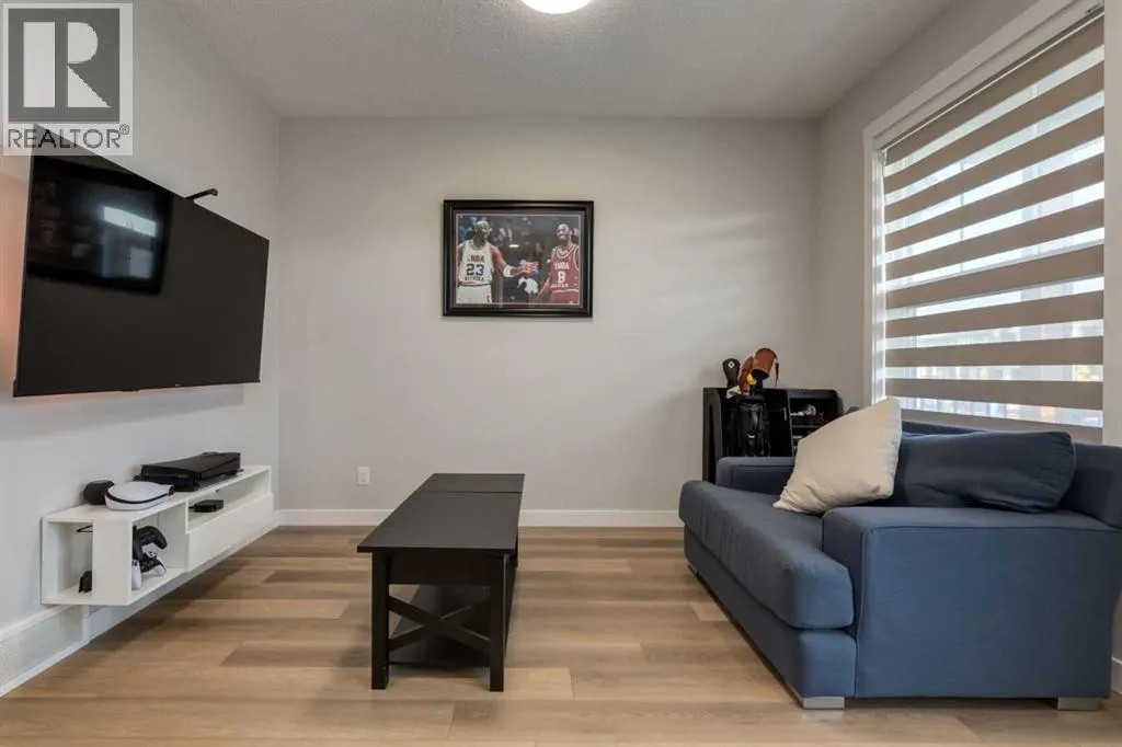 311 Livingston View NW