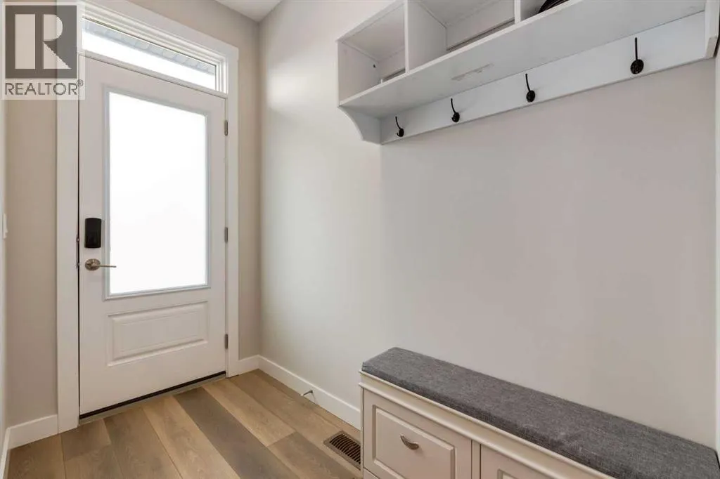 311 Livingston View NW