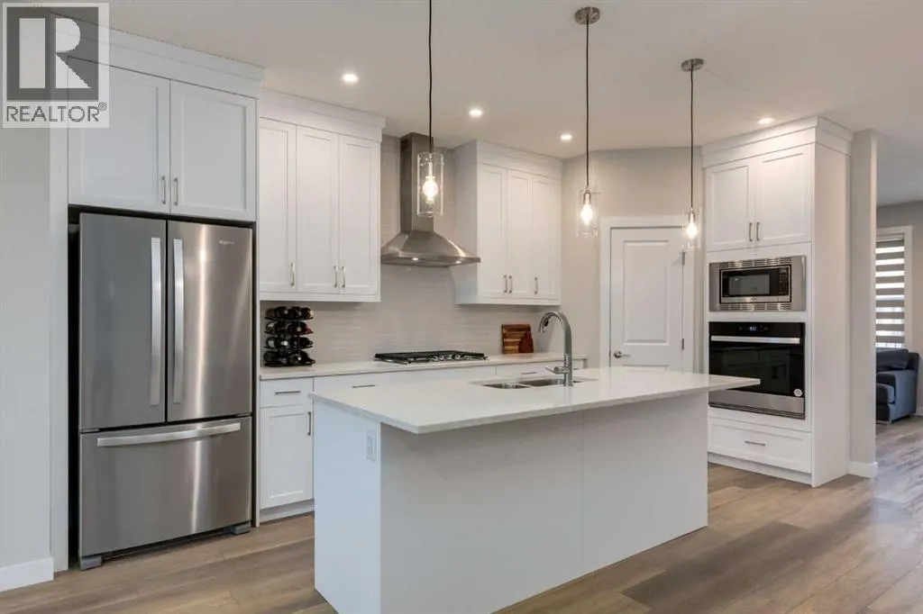 311 Livingston View NW