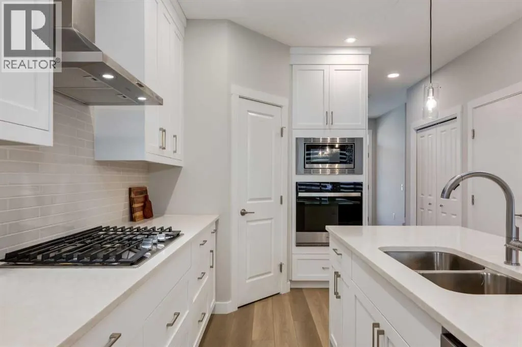 311 Livingston View NW