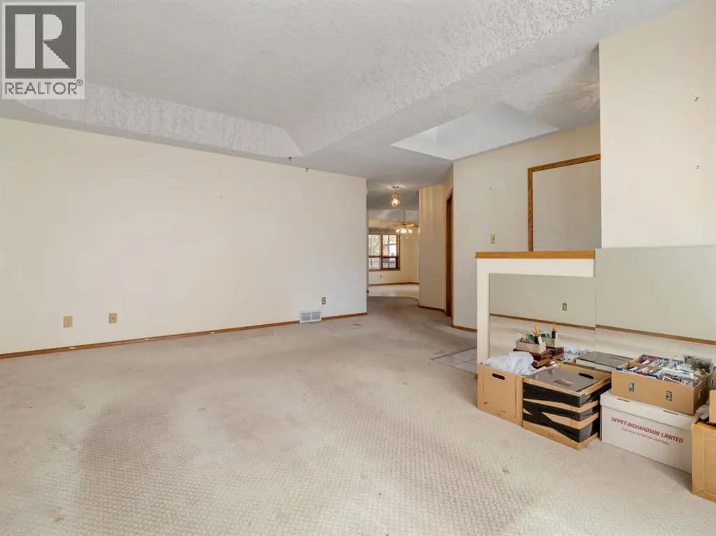 87 Edgewood Boulevard W