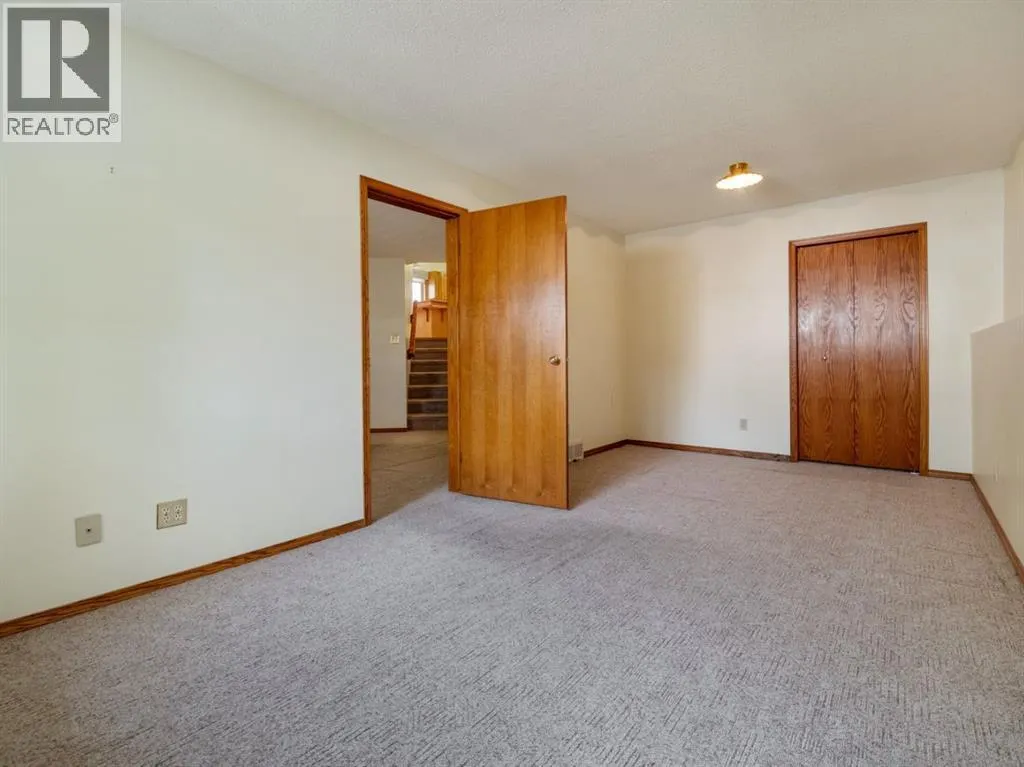 87 Edgewood Boulevard W