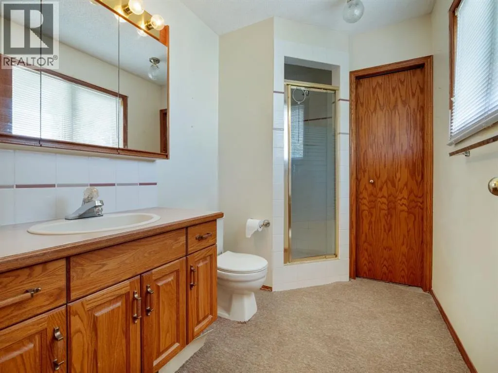 87 Edgewood Boulevard W