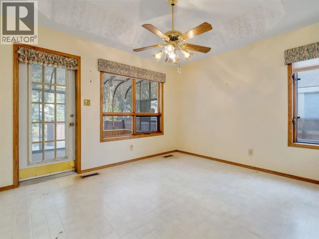 87 Edgewood Boulevard W