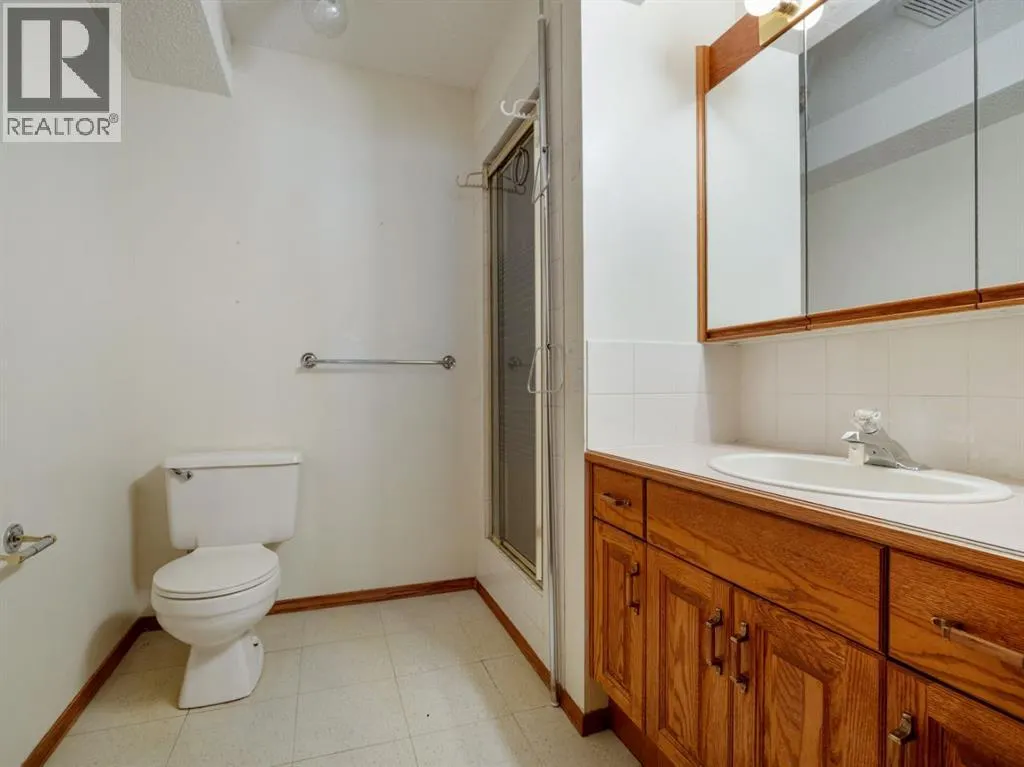 87 Edgewood Boulevard W