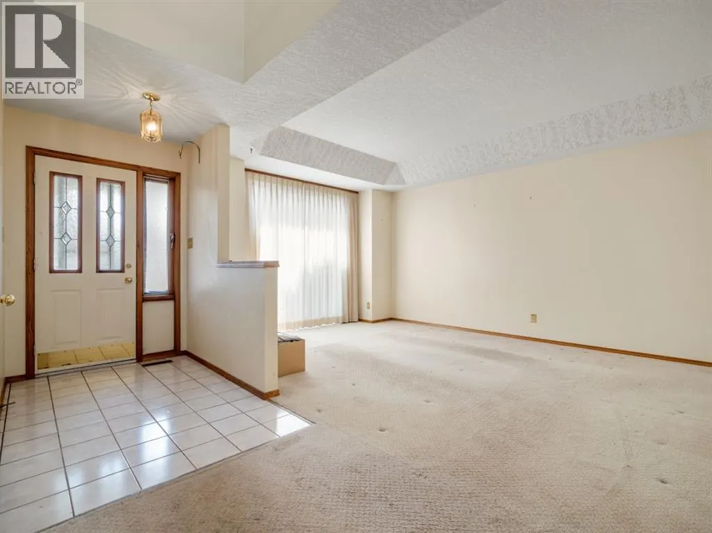 87 Edgewood Boulevard W