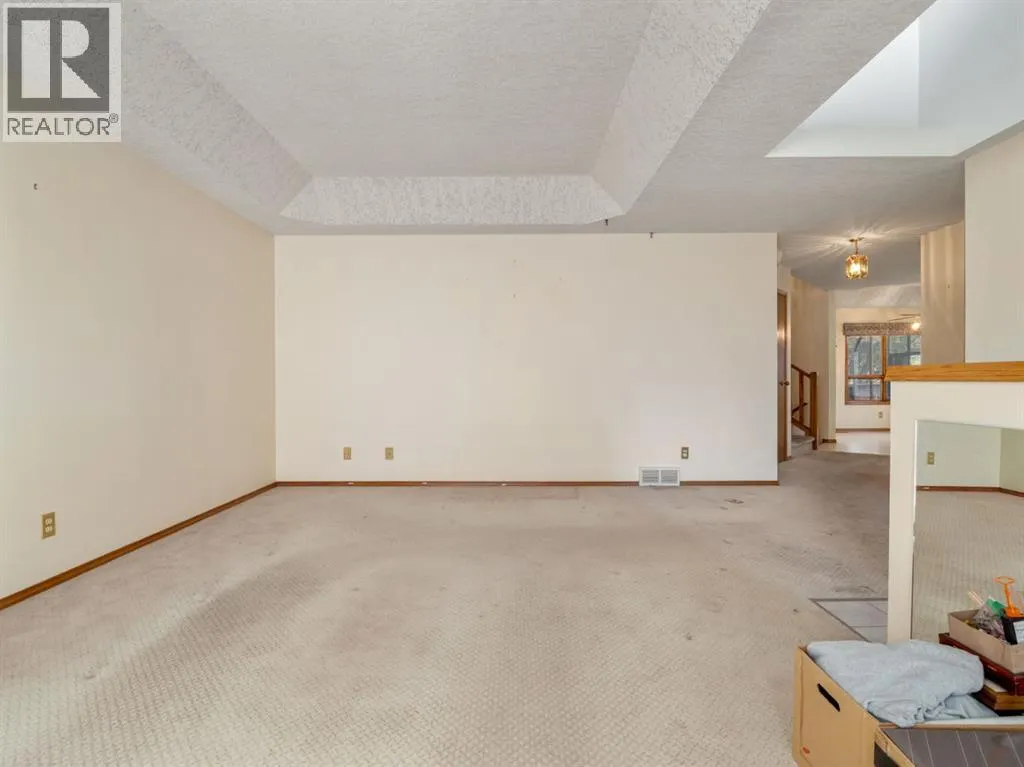87 Edgewood Boulevard W