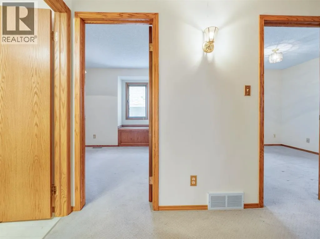 87 Edgewood Boulevard W