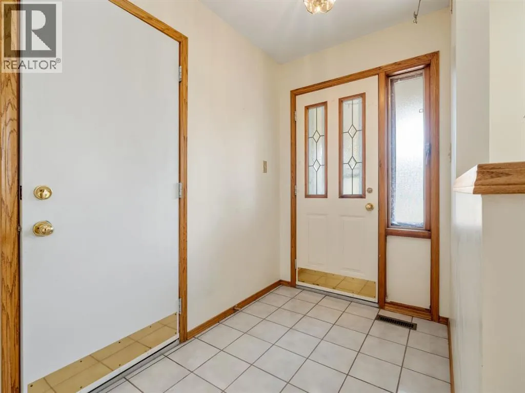 87 Edgewood Boulevard W