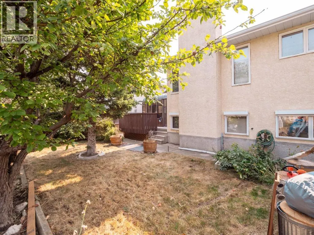87 Edgewood Boulevard W