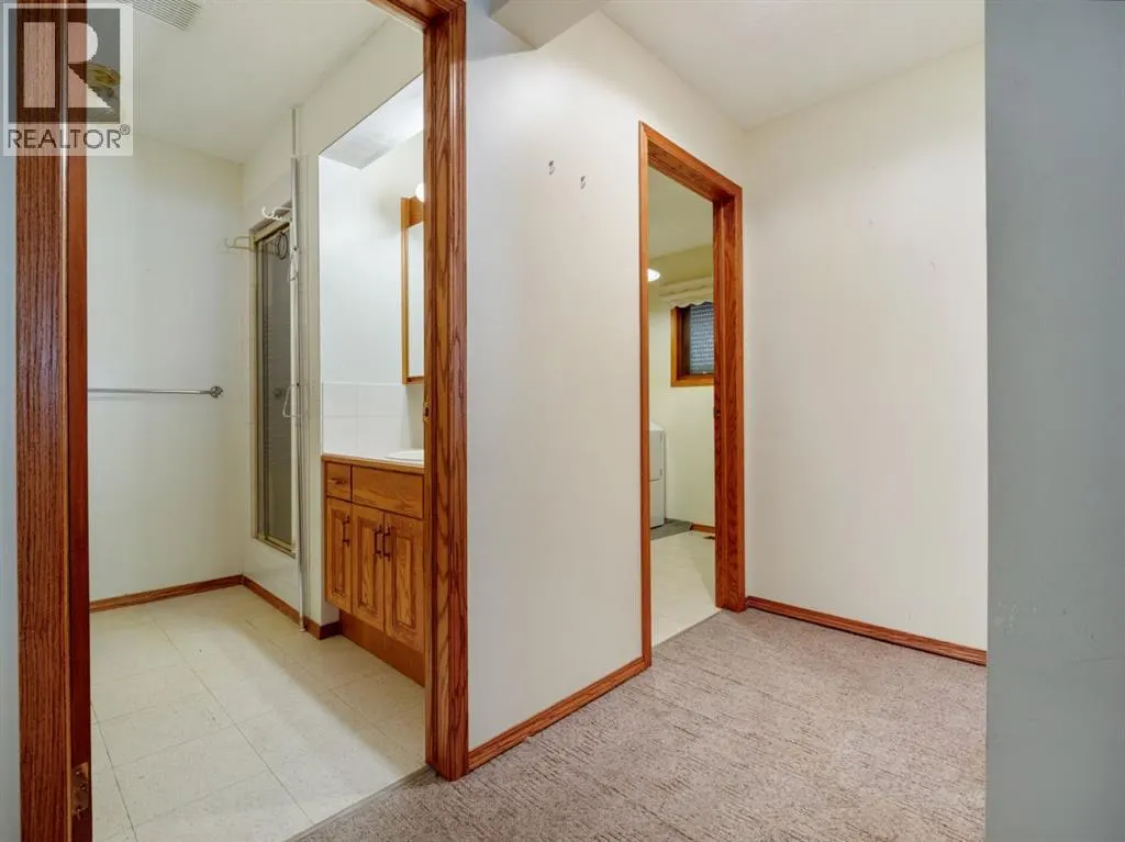 87 Edgewood Boulevard W