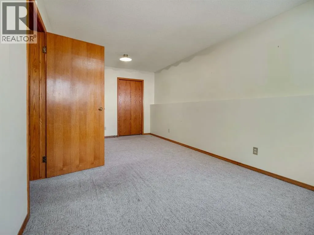 87 Edgewood Boulevard W