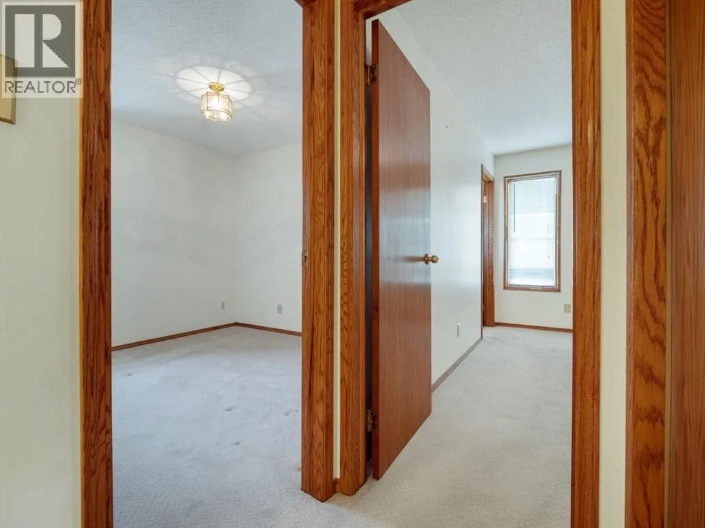 87 Edgewood Boulevard W