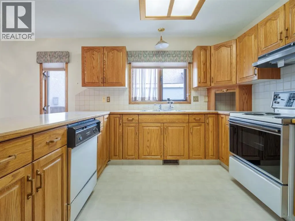 87 Edgewood Boulevard W