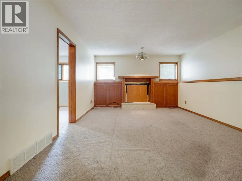 87 Edgewood Boulevard W
