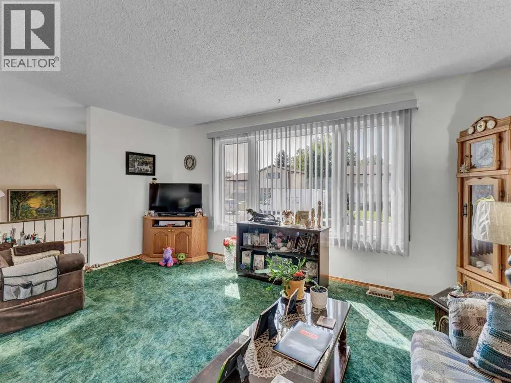 282 Shepherd Crescent SE