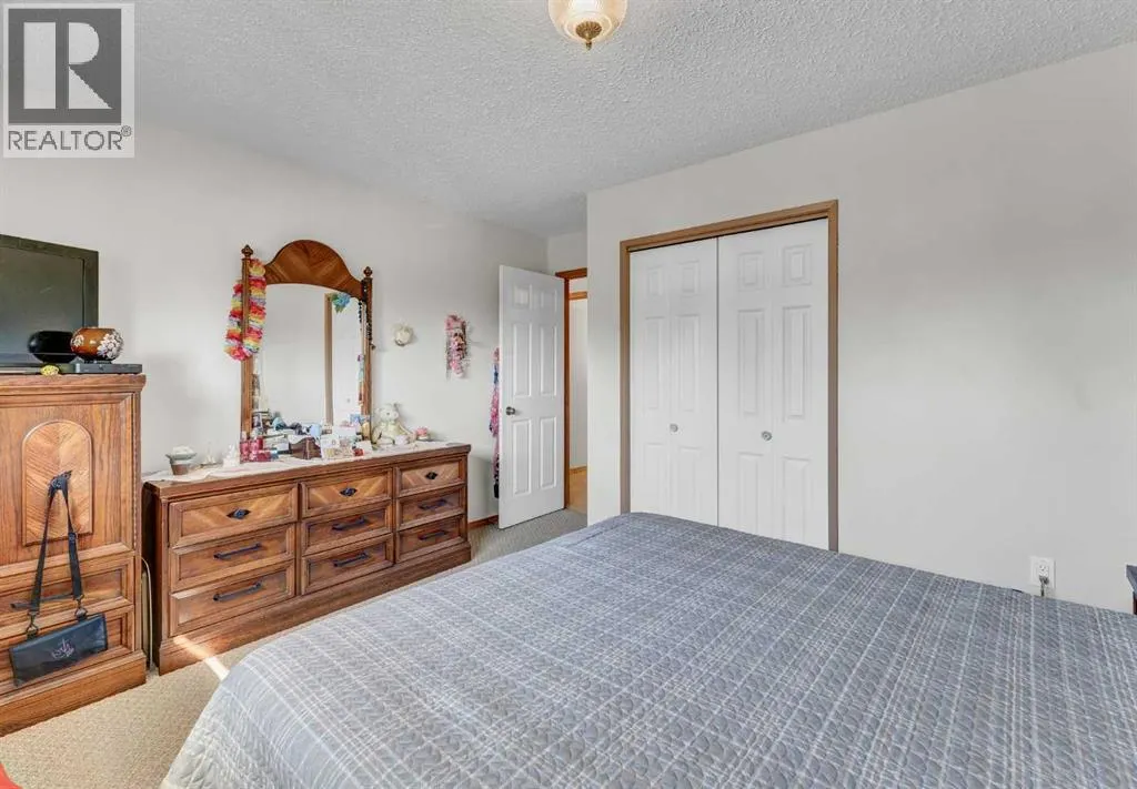 282 Shepherd Crescent SE