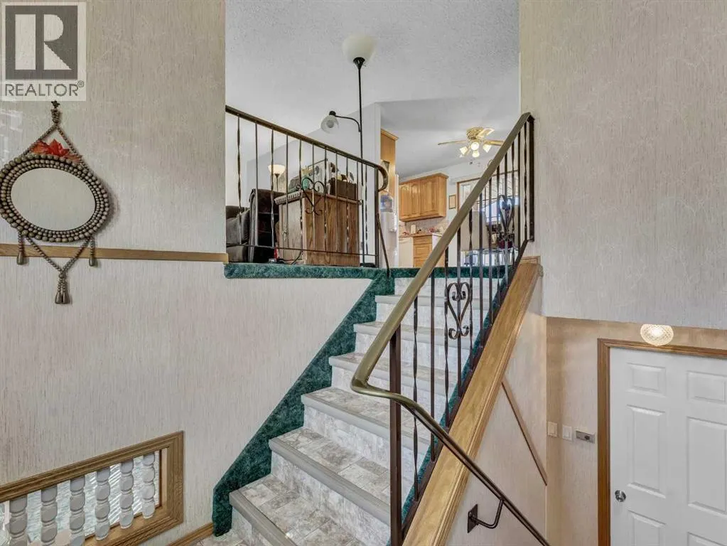 282 Shepherd Crescent SE