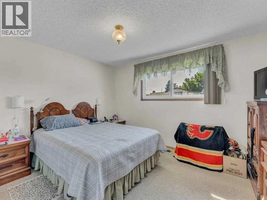 282 Shepherd Crescent SE