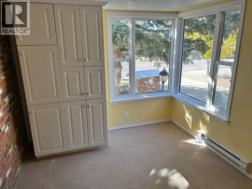 343 Laval Boulevard W