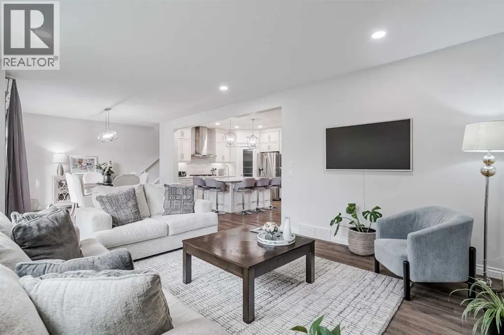310 Mahogany Manor SE