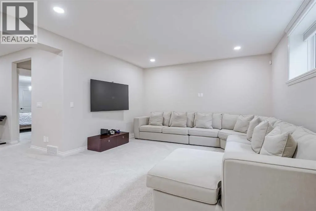 310 Mahogany Manor SE
