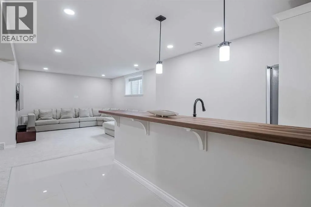 310 Mahogany Manor SE