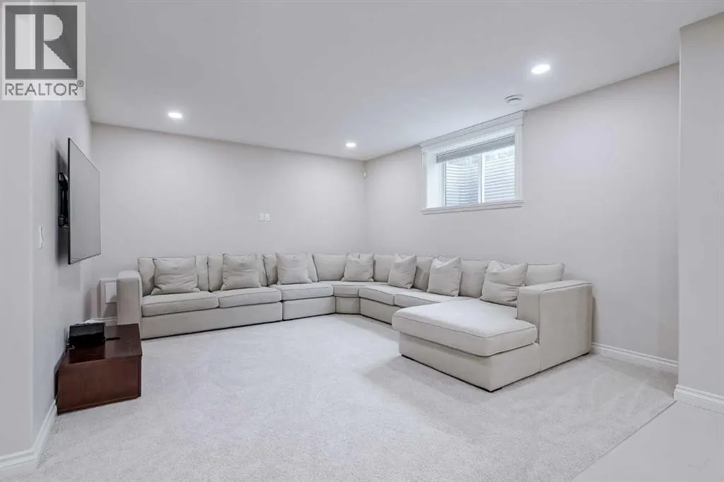 310 Mahogany Manor SE