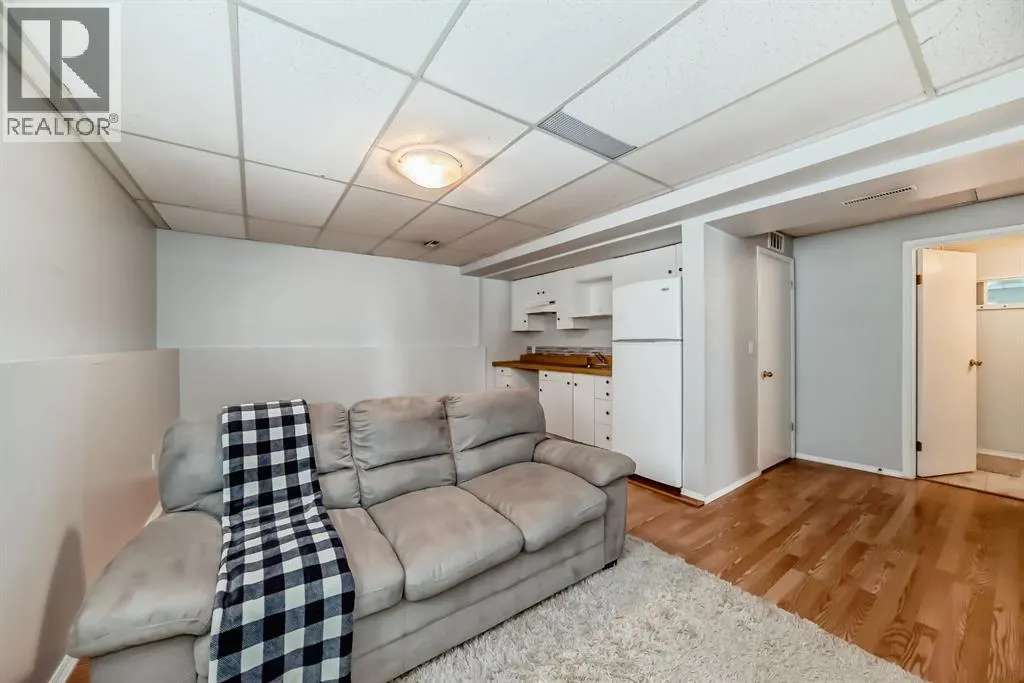 72 Berkley Close NW
