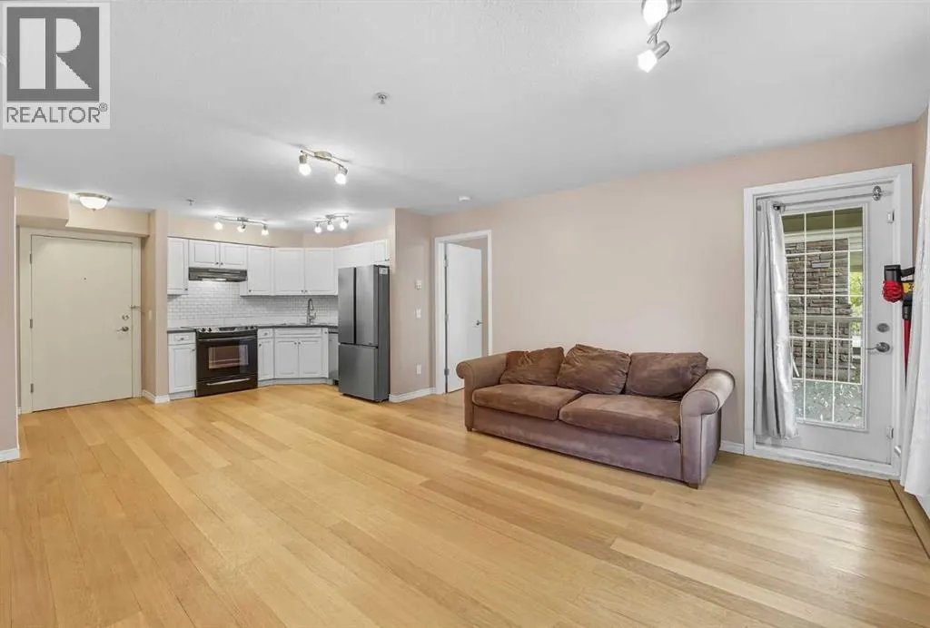 110, 2000 Applevillage Court SE