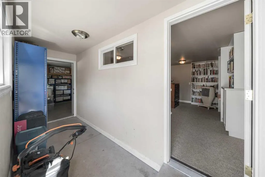 4668 Quentin Street SW
