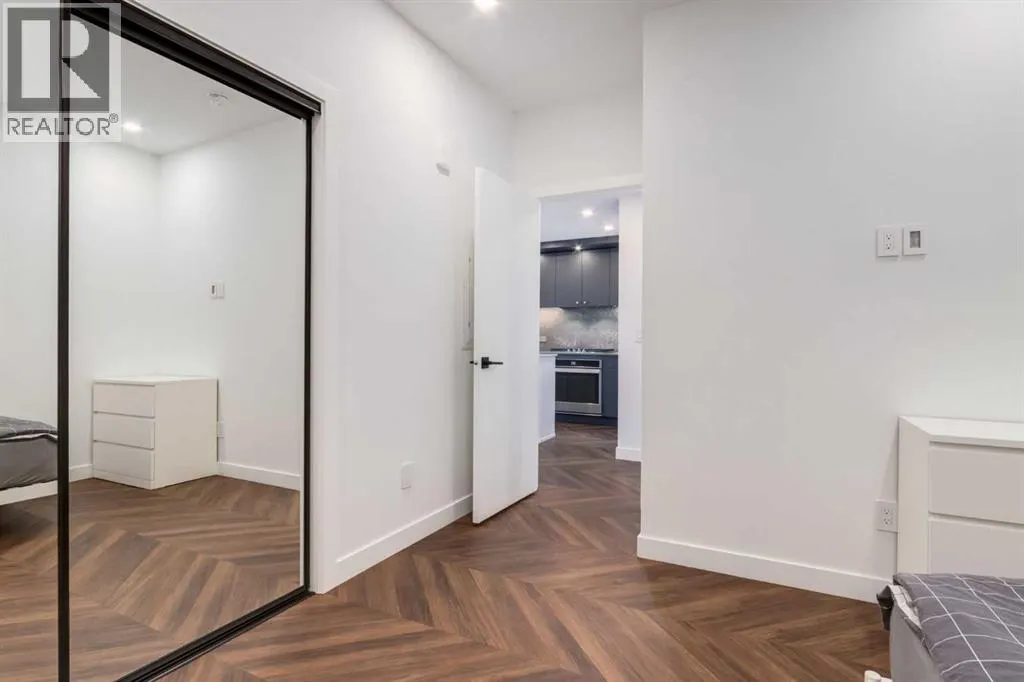 215, 8505 Broadcast Avenue SW